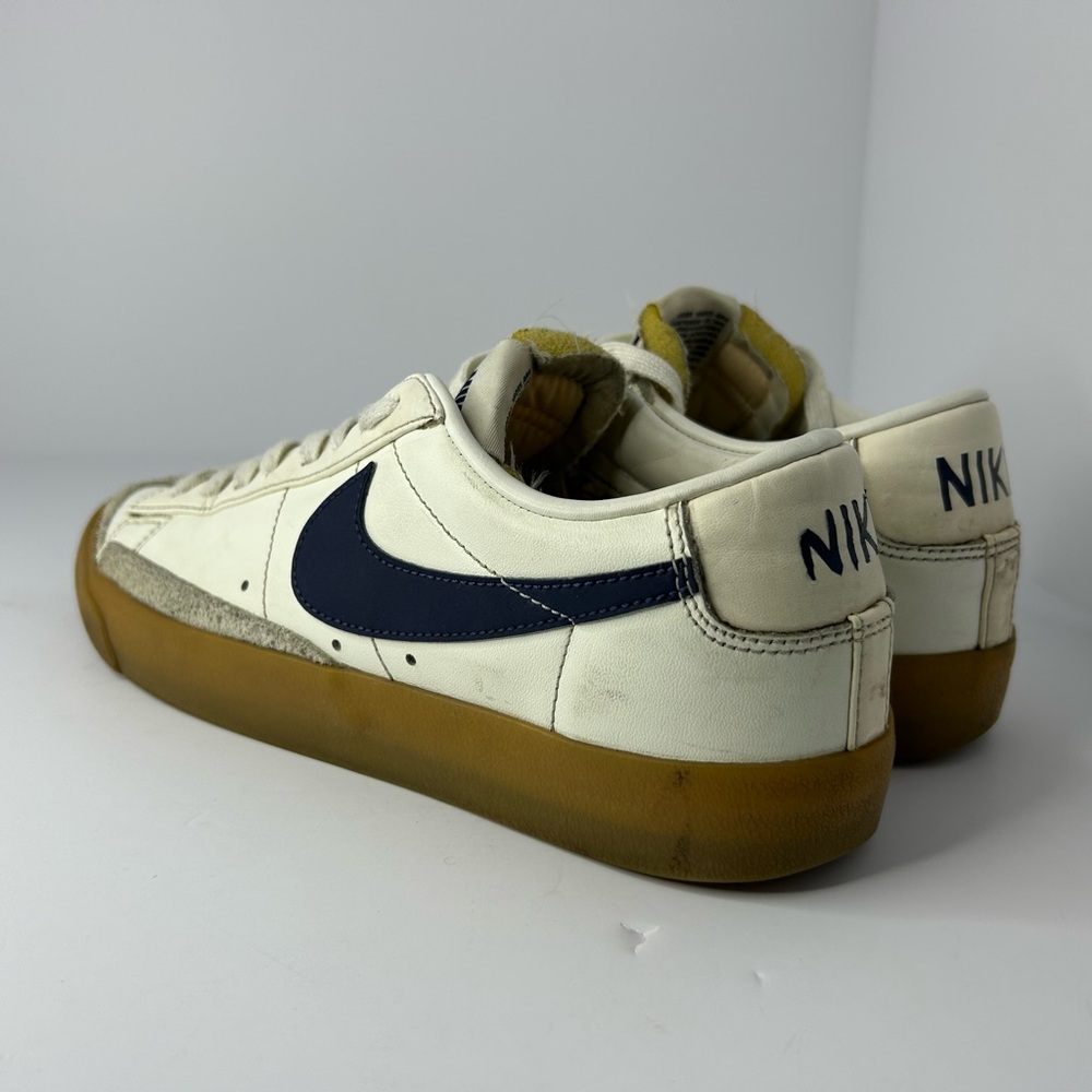 Nike White and Blue Sneakers with Gum Sole - Picture 4 of 7